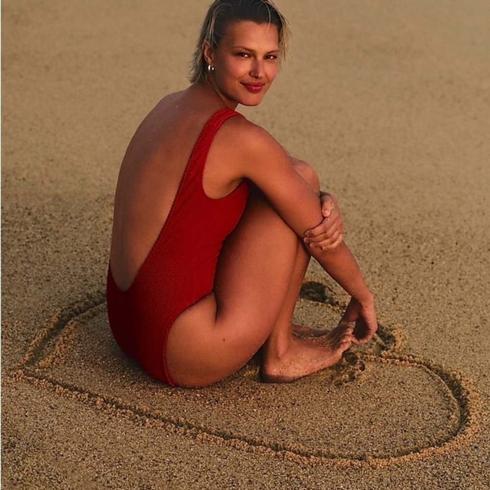 COPY - J.Crew plus size Textured scoopneck one-piece swimsuit in Venetian Red - Picture 4 of 12